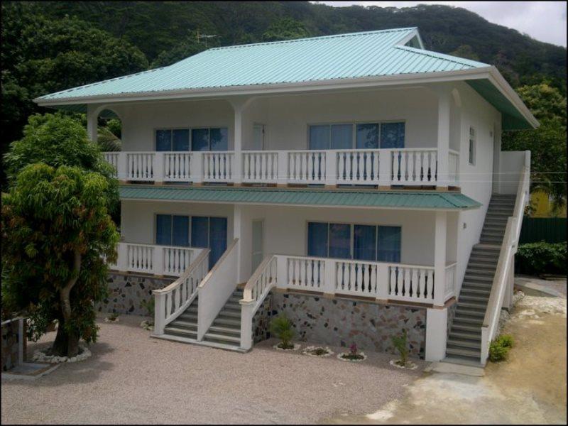 ไดเวอร์ลอดจ์เกสท์เฮาส์ Bed & Breakfast โบวาลง ภายนอก รูปภาพ