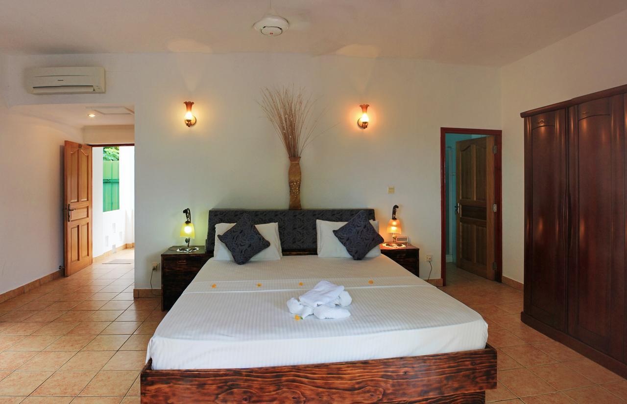 ไดเวอร์ลอดจ์เกสท์เฮาส์ Bed & Breakfast โบวาลง ภายนอก รูปภาพ